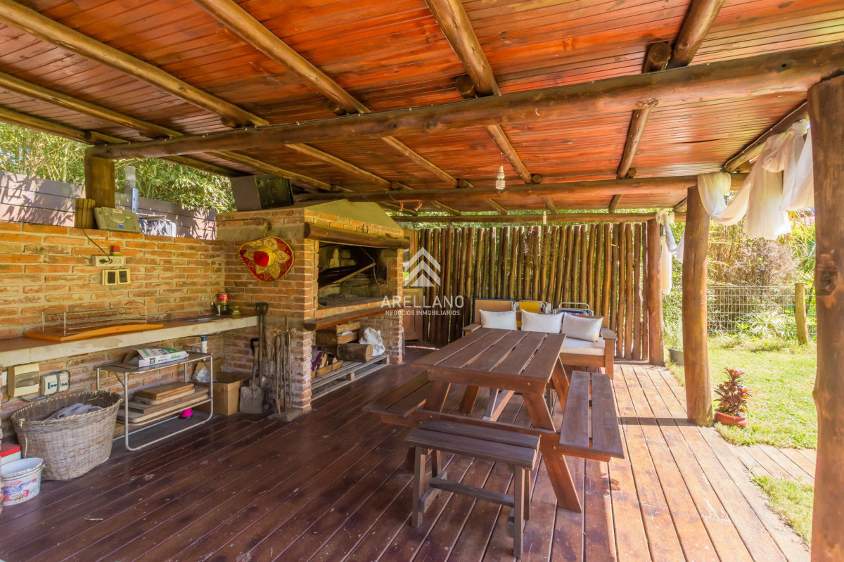 Casa ID.3919 - Venta Casa 4 dormitorios  - Playa Mansa