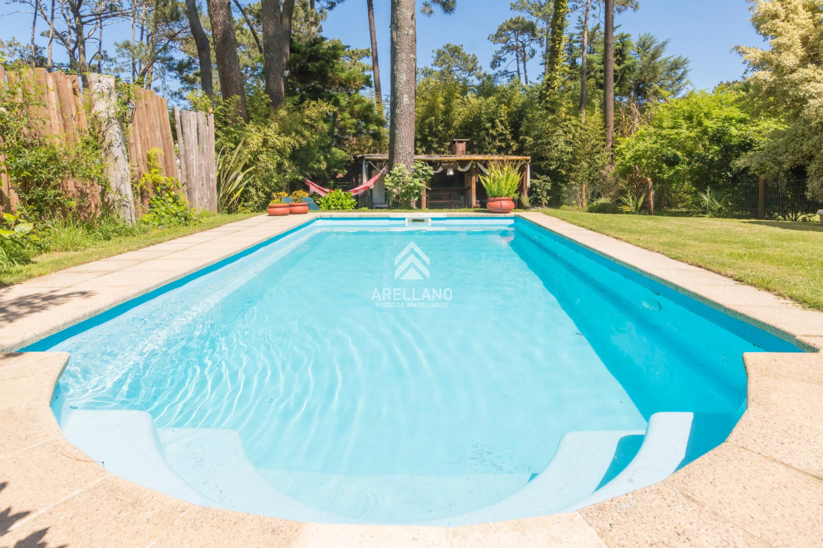 Casa ID.3919 - Venta Casa 4 dormitorios  - Playa Mansa