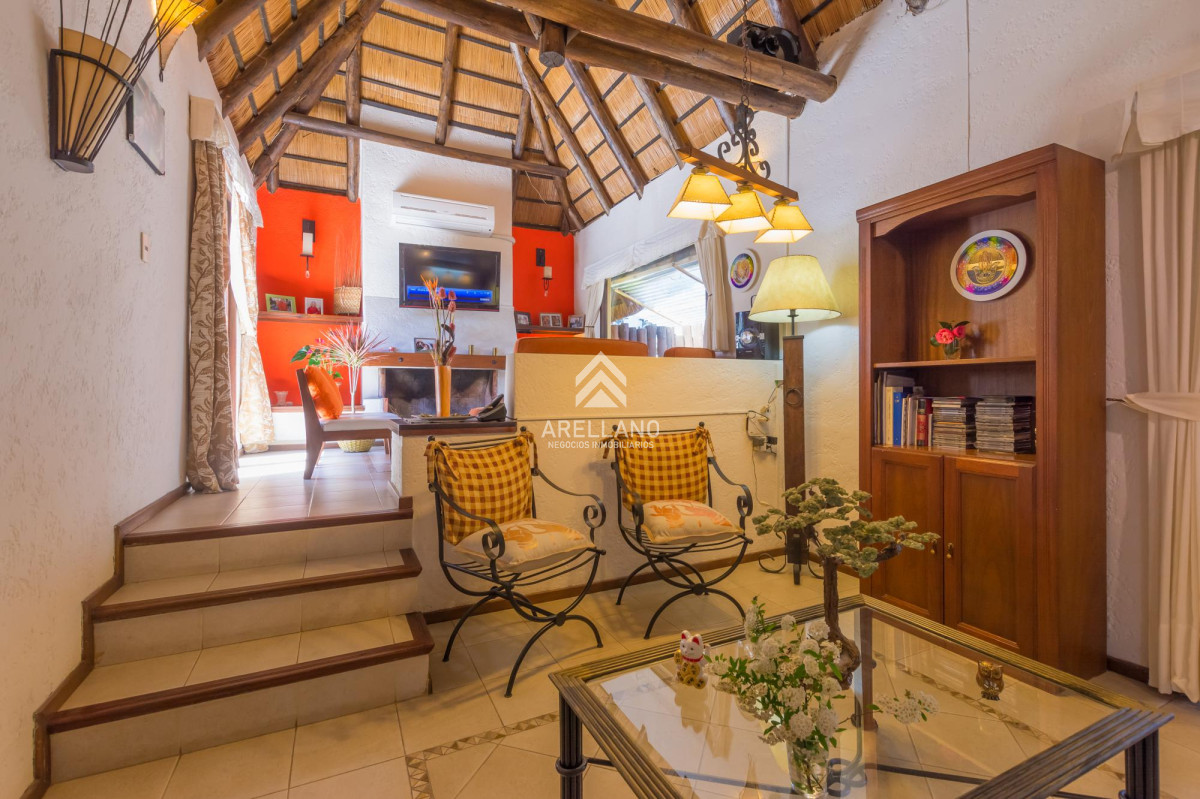 Casa ID.3919 - Venta Casa 4 dormitorios  - Playa Mansa
