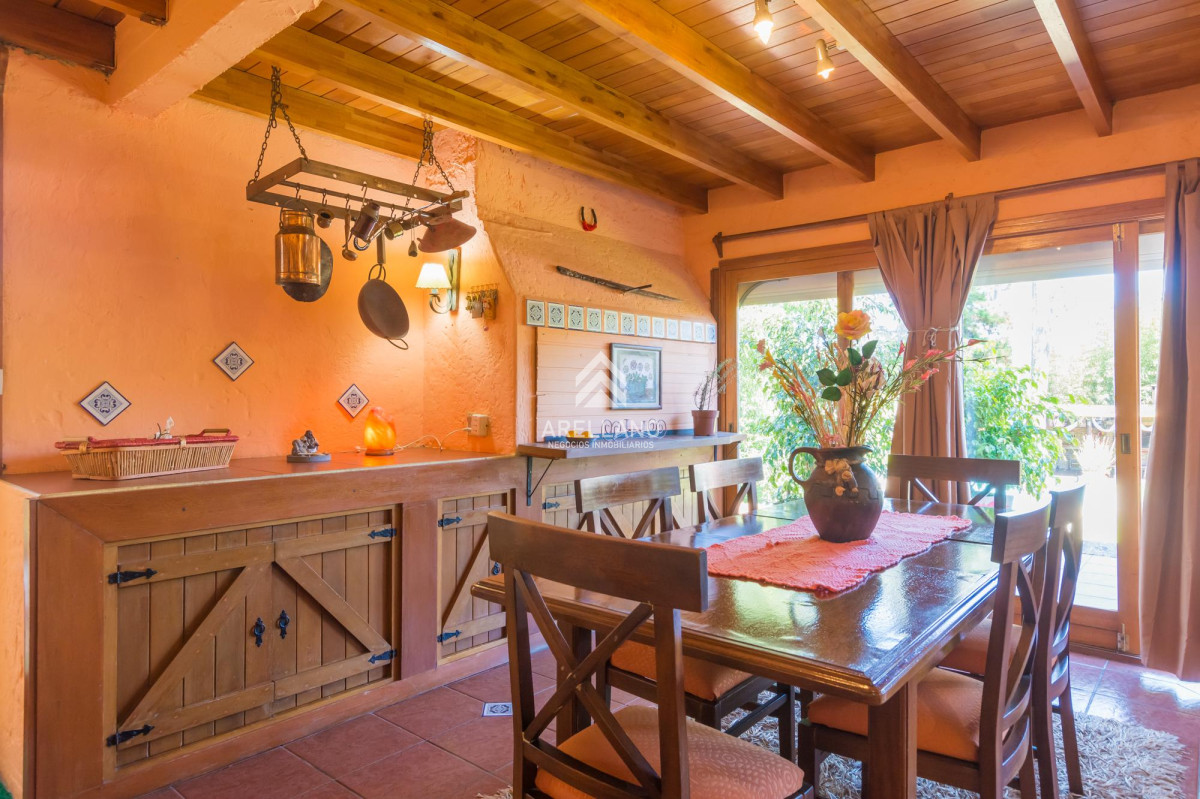 Casa ID.3919 - Venta Casa 4 dormitorios  - Playa Mansa