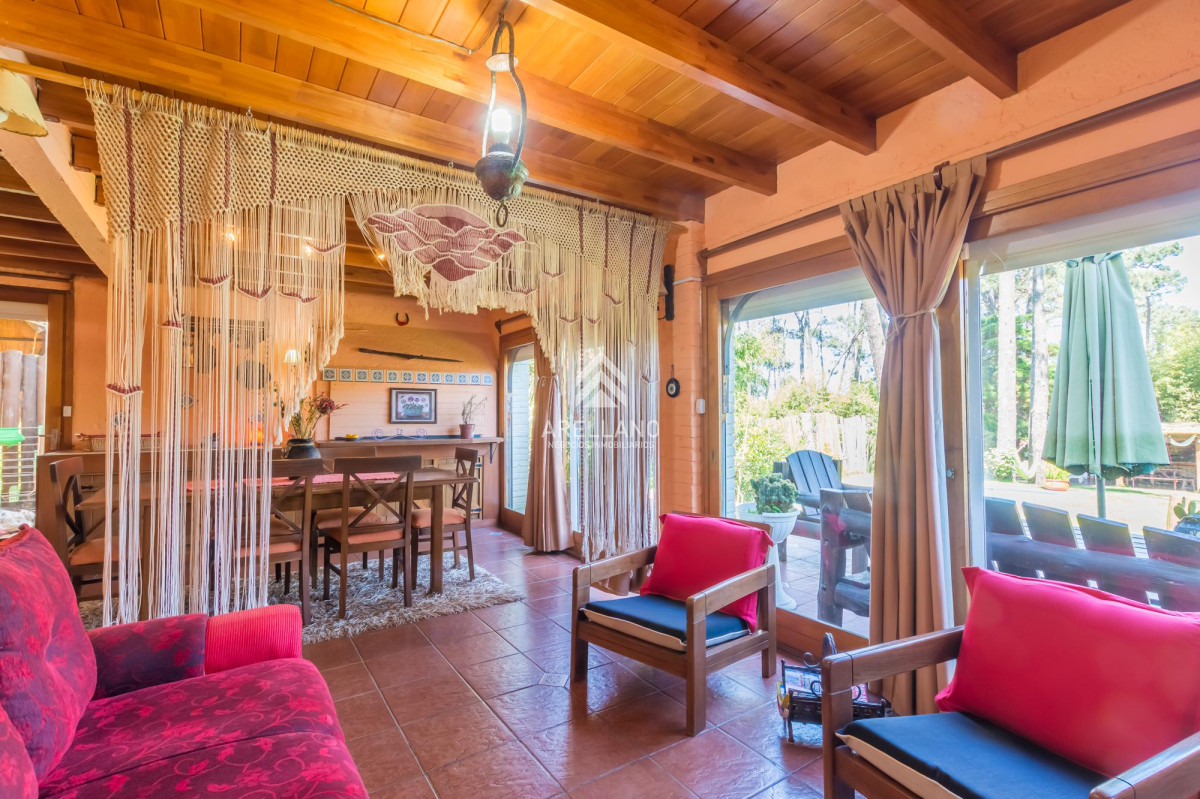 Casa ID.3919 - Venta Casa 4 dormitorios  - Playa Mansa