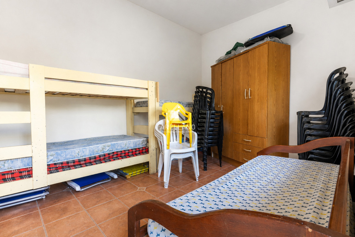 Casa ID.2669 - Casa en Playa Mansa 4 dormitorios cerca del mar