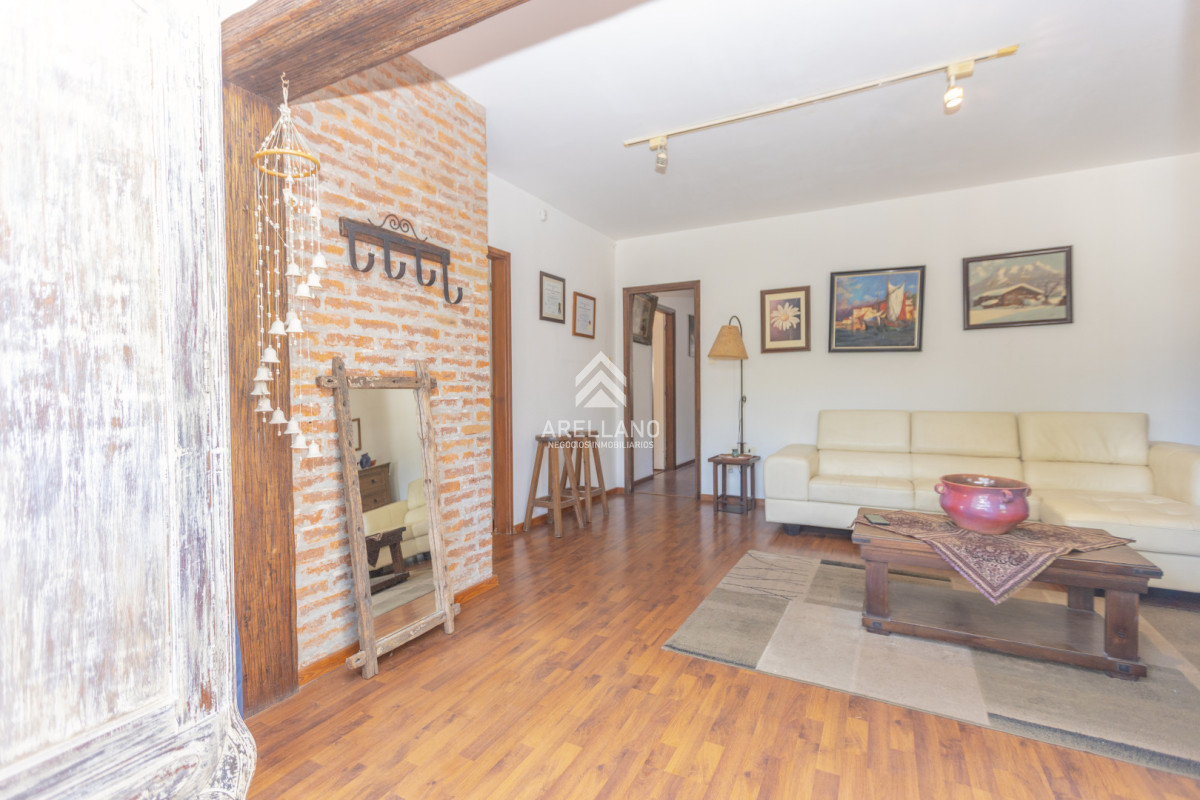 Casa ID.5879 - Venta casa 4 dormitorios