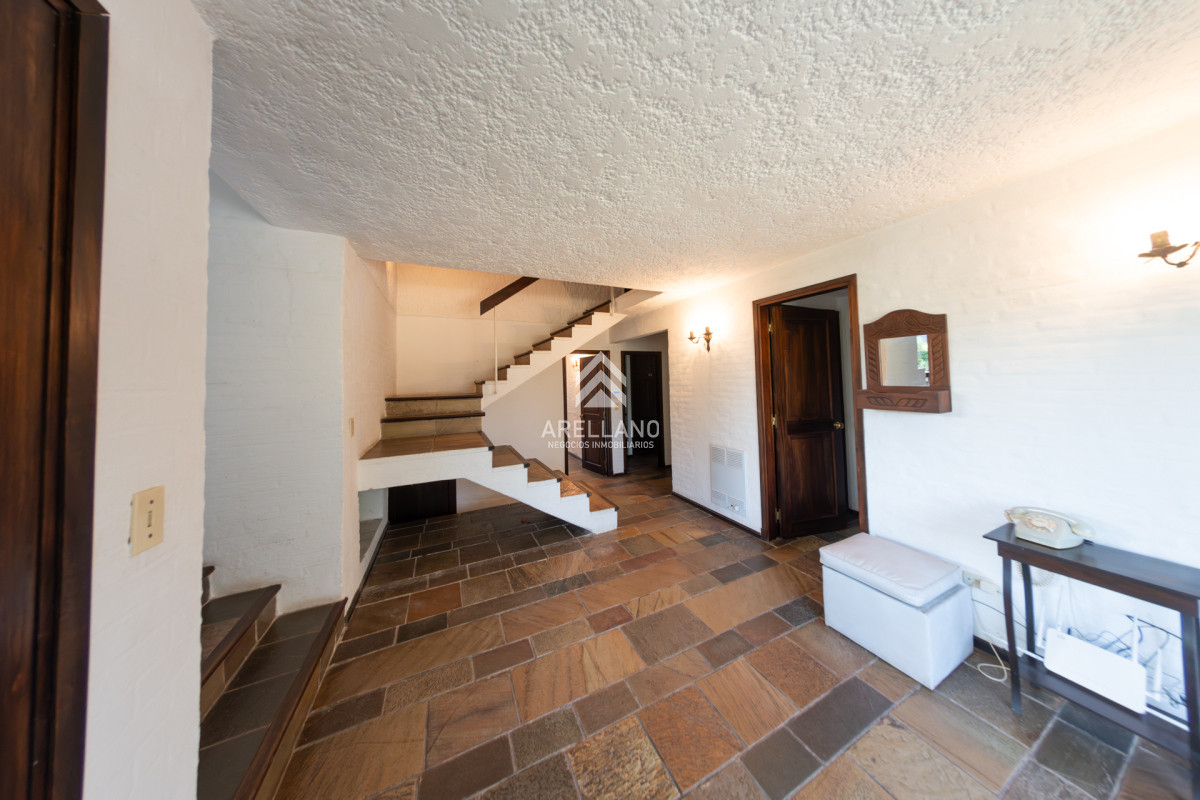 Casa ID.4613 - Venta casa 4 dormitorios en Pinares 