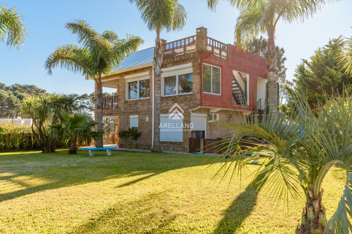 Casa ID.4687 - Venta casa 3 dormitorios en Pinares Playa Mansa
