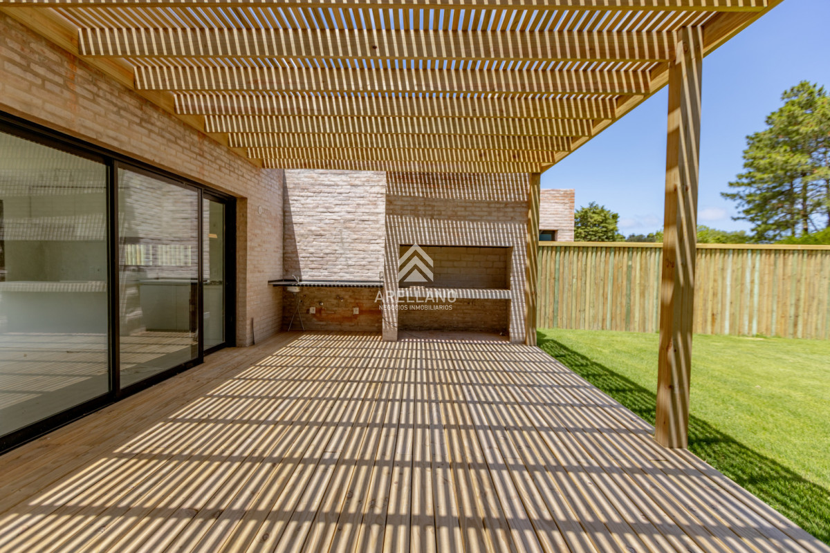 Casa ID.5908 - Venta Casa en Pinares