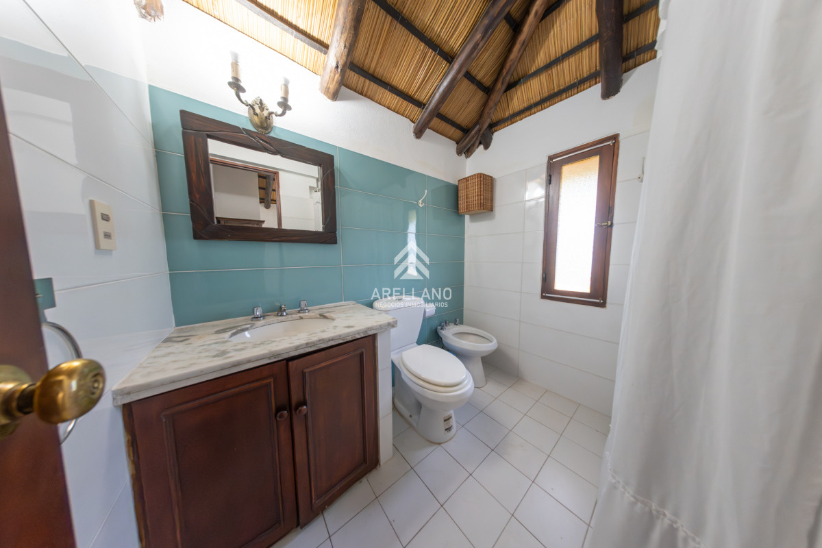 Casa ID.4590 - Venta Casa Quincho Pinares Punta del Este