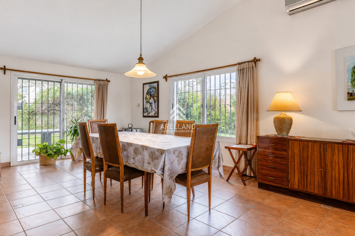 Casa ID.2669 - Casa en Playa Mansa 4 dormitorios cerca del mar