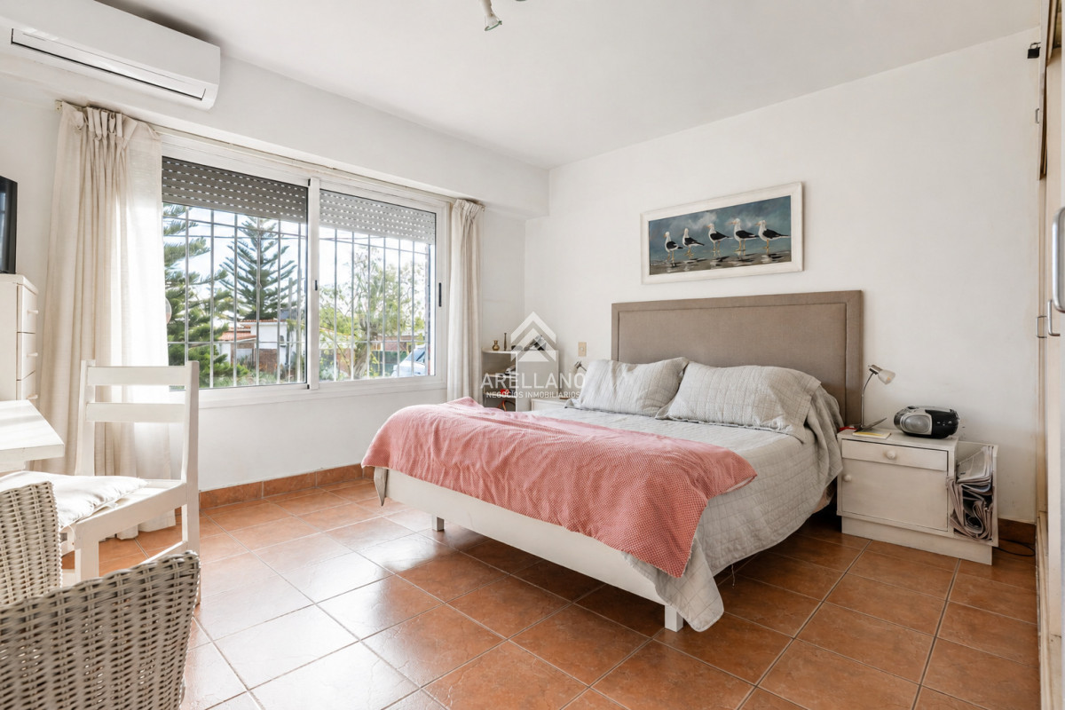 Casa ID.2669 - Casa en Playa Mansa 4 dormitorios cerca del mar