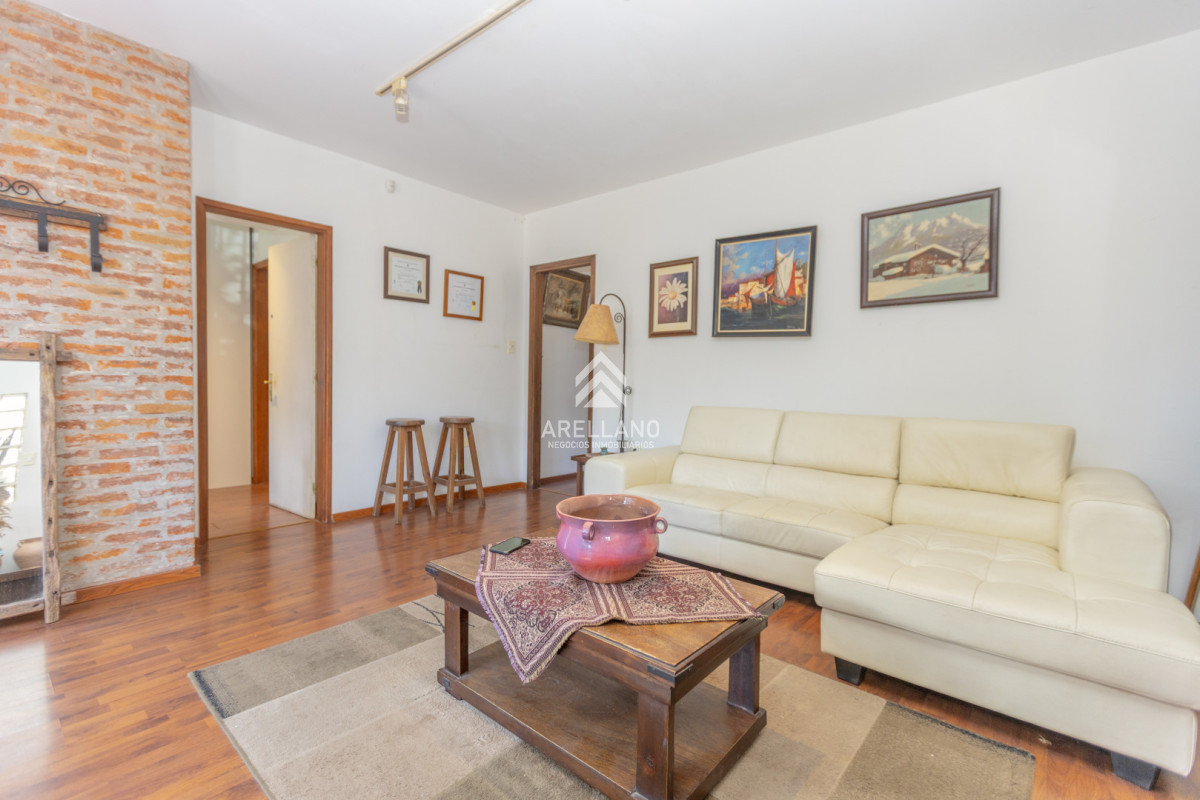 Casa ID.5879 - Venta casa 4 dormitorios