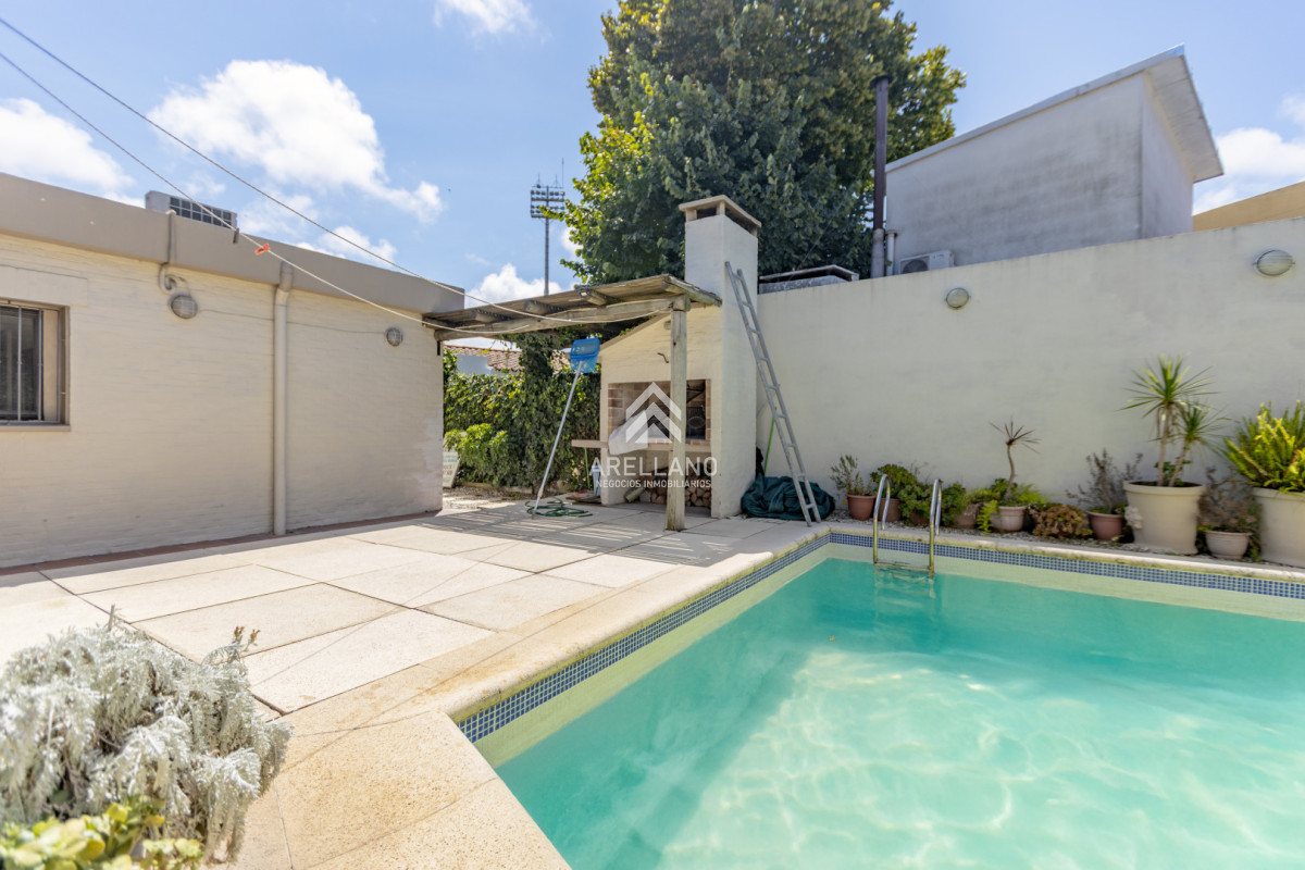 Casa ID.5879 - Venta casa 4 dormitorios