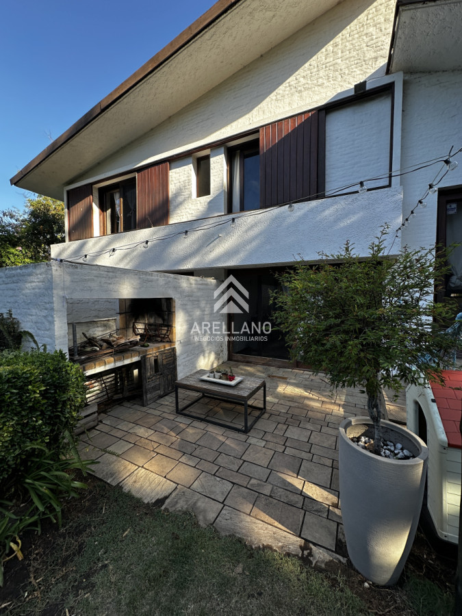Casa ID.4613 - Venta casa 4 dormitorios en Pinares 