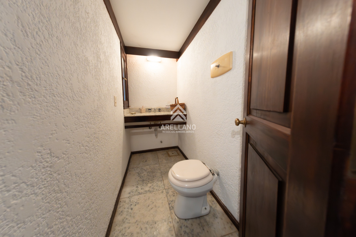 Casa ID.4613 - Venta casa 4 dormitorios en Pinares 