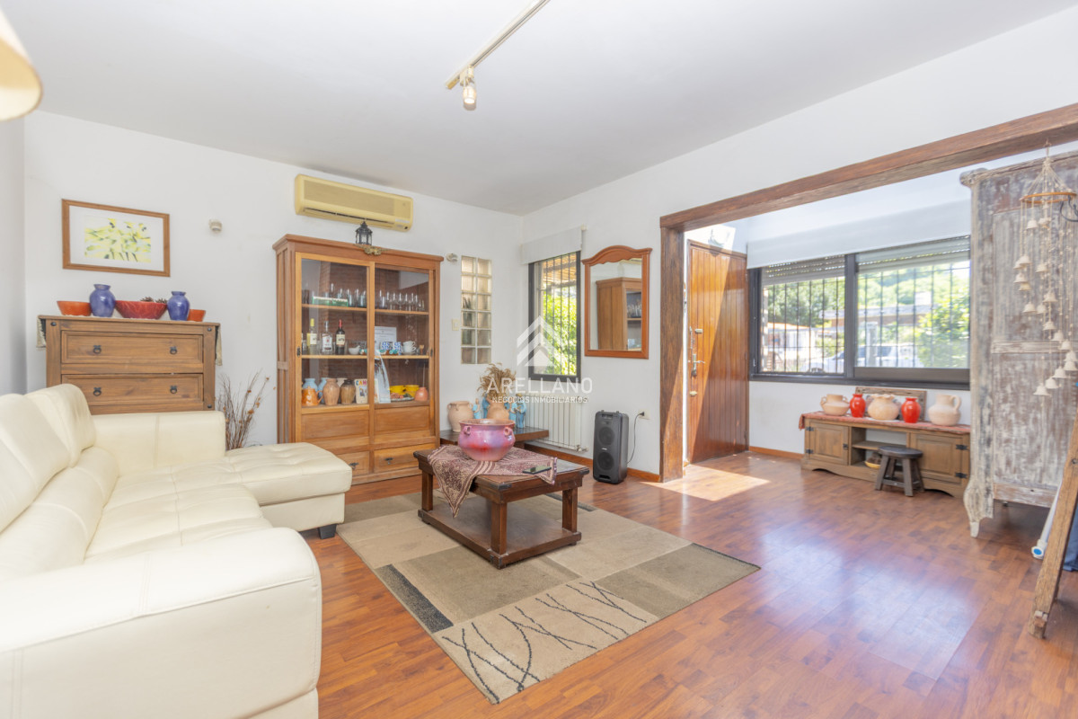 Casa ID.5879 - Venta casa 4 dormitorios