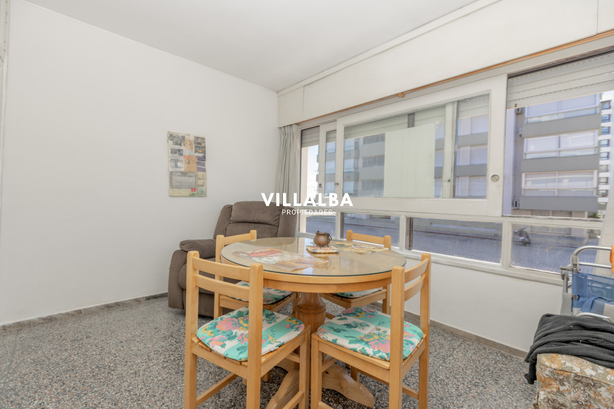 Apartamento ID.3948 - Apartamento monoambiente en venta - Primera línea vista al mar - Playa Mansa