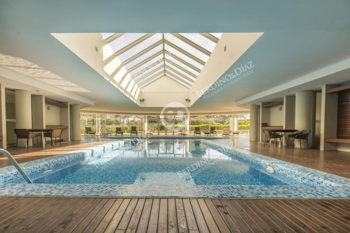 Apartamento ID.2867 - Venta Apartamento 3 dormitorios y dep Ocean Drive Punta del Este