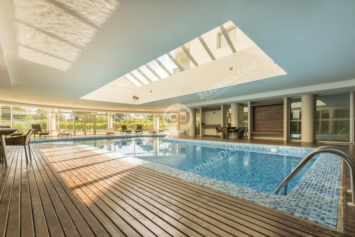 Apartamento ID.2867 - Venta Apartamento 3 dormitorios y dep Ocean Drive Punta del Este