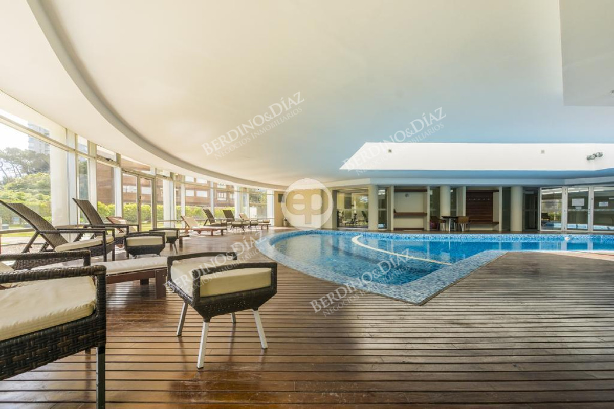 Apartamento ID.2867 - Venta Apartamento 3 dormitorios y dep Ocean Drive Punta del Este
