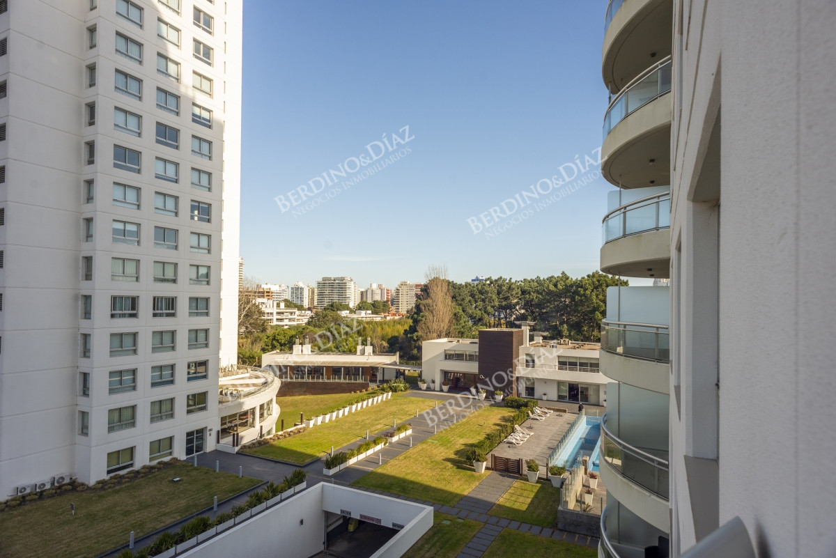 Apartamento ID.2867 - Venta Apartamento 3 dormitorios y dep Ocean Drive Punta del Este