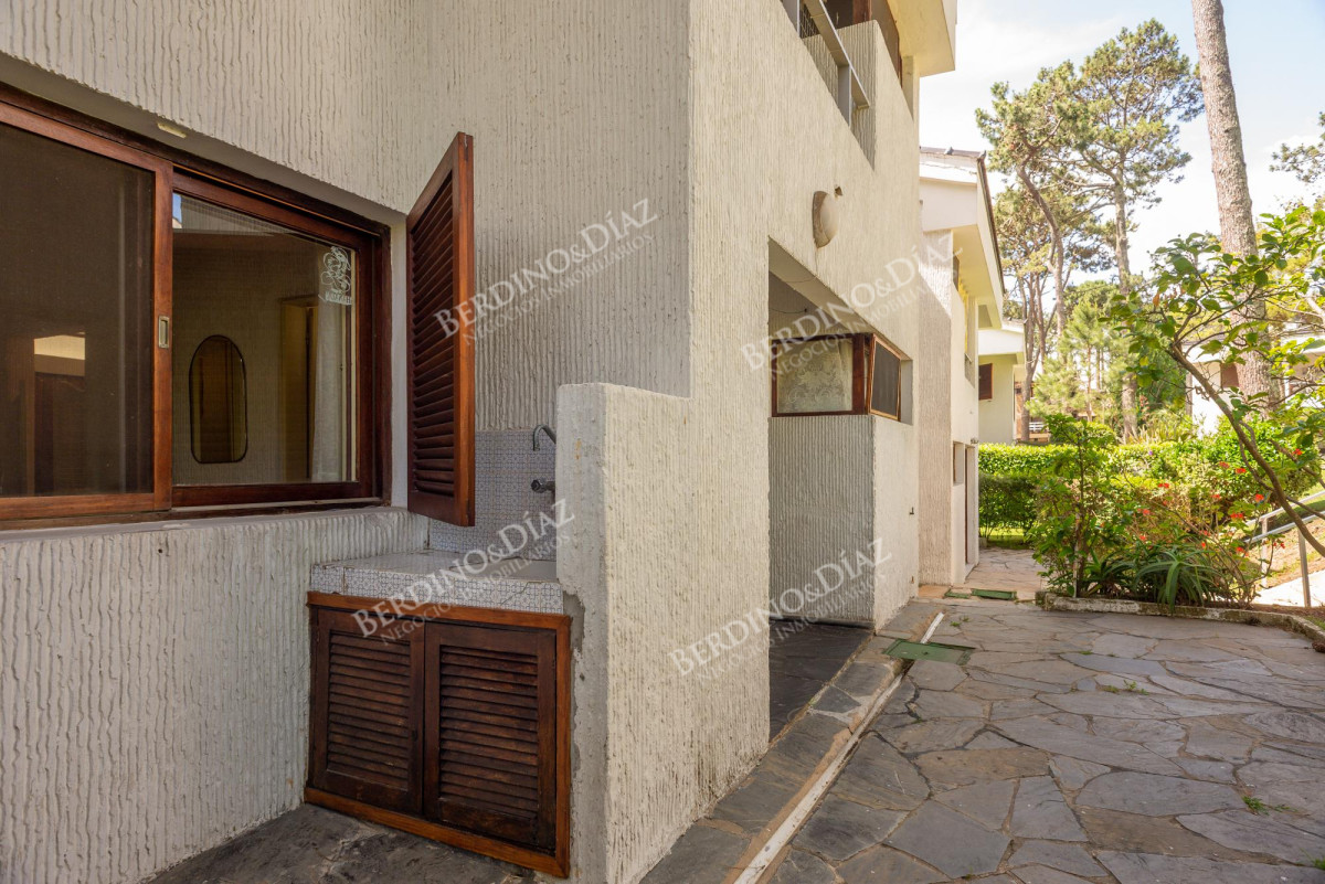 Apartamento ID.2904 - Venta Departamento 2 dormitorios estilo casa Roosevelt Punta del Este