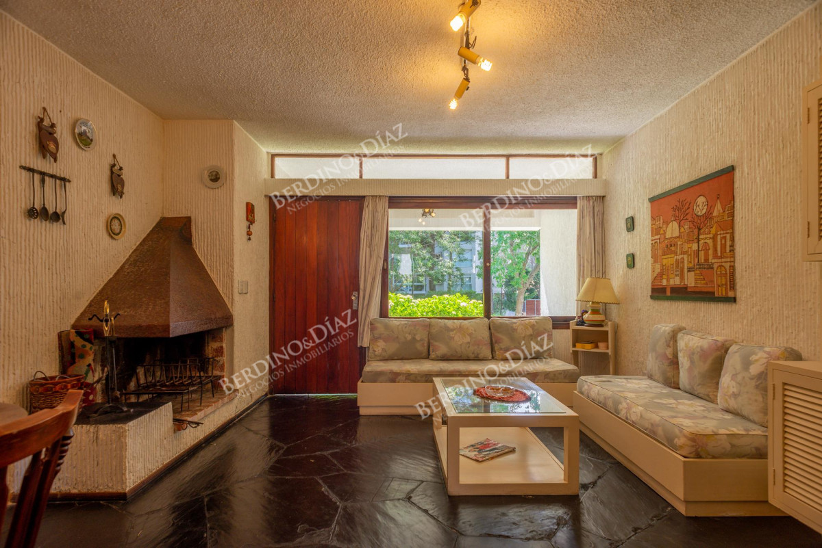 Apartamento ID.2904 - Venta Departamento 2 dormitorios estilo casa Roosevelt Punta del Este