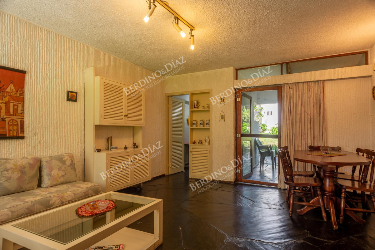 Apartamento ID.2904 - Venta Departamento 2 dormitorios estilo casa Roosevelt Punta del Este