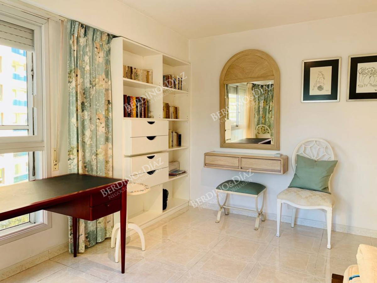Apartamento ID.2719 - Venta Apartamento 3 dormitorios màs dependencia en Playa Mansa, Punta del Este