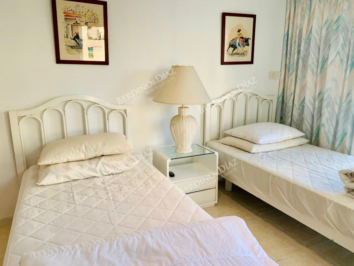 Apartamento ID.2719 - Venta Apartamento 3 dormitorios màs dependencia en Playa Mansa, Punta del Este
