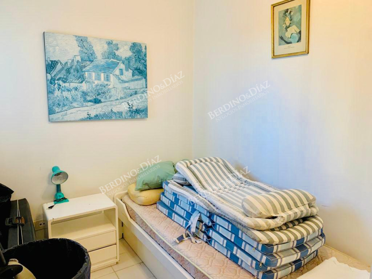 Apartamento ID.2719 - Venta Apartamento 3 dormitorios màs dependencia en Playa Mansa, Punta del Este