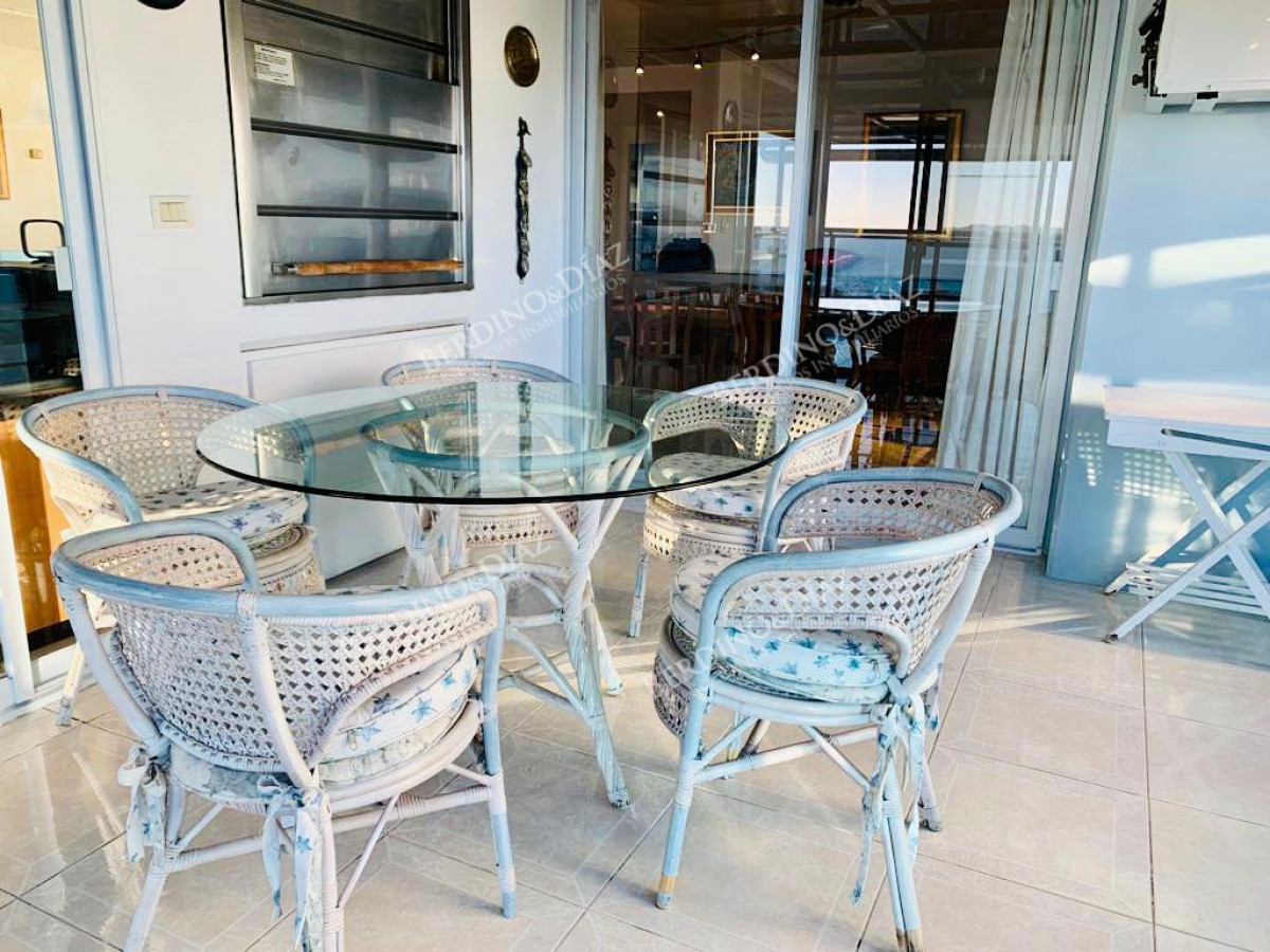 Apartamento ID.2719 - Venta Apartamento 3 dormitorios màs dependencia en Playa Mansa, Punta del Este