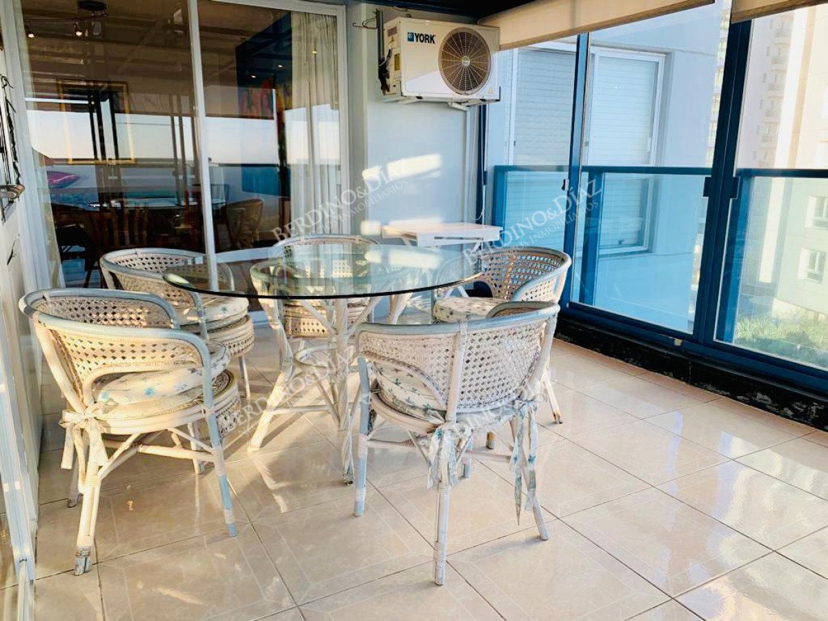 Apartamento ID.2719 - Venta Apartamento 3 dormitorios màs dependencia en Playa Mansa, Punta del Este