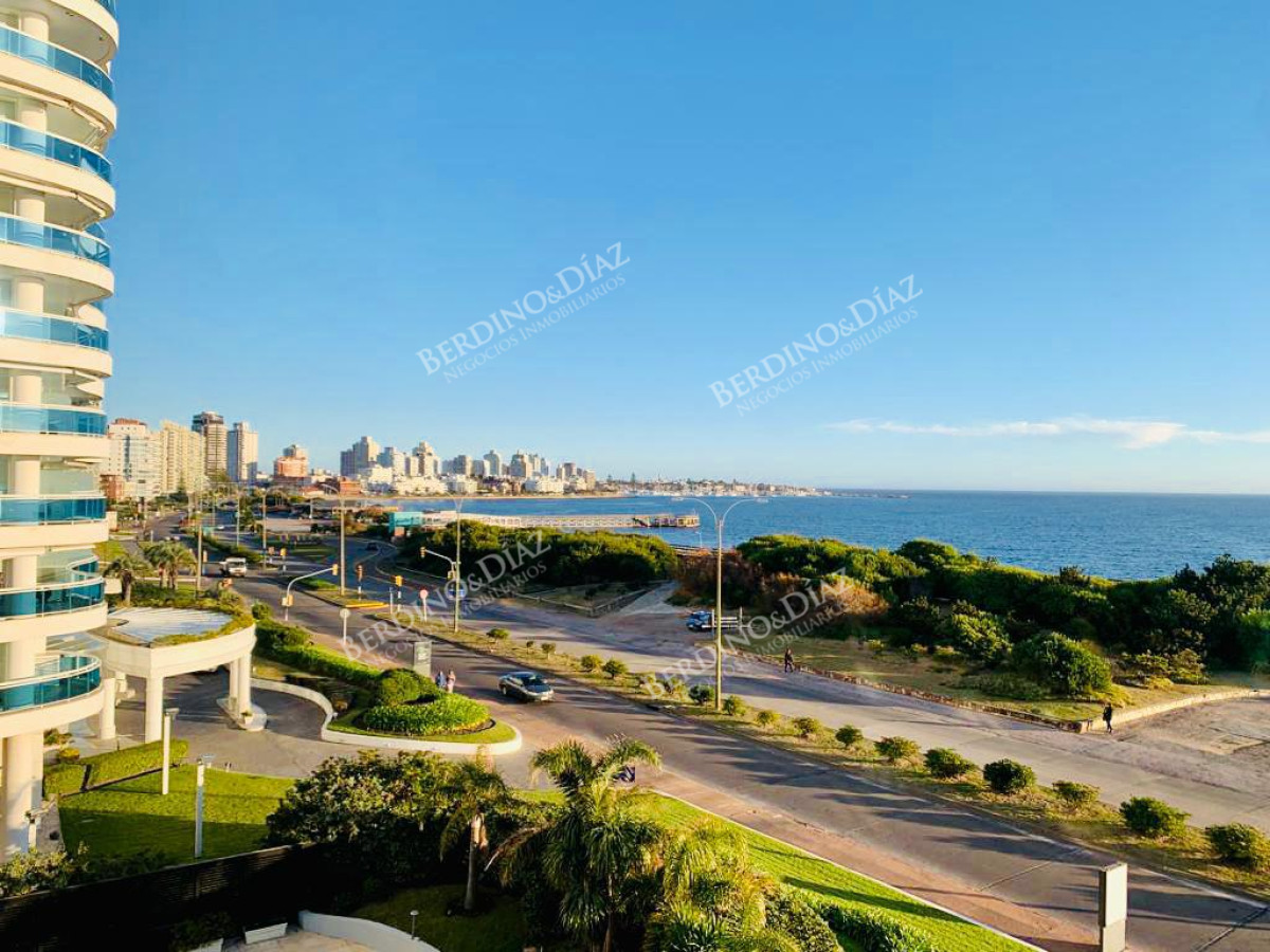 Apartamento ID.2719 - Venta Apartamento 3 dormitorios màs dependencia en Playa Mansa, Punta del Este