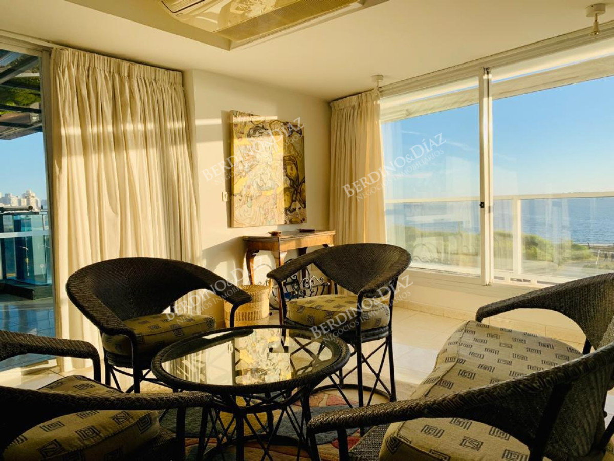 Apartamento ID.2719 - Venta Apartamento 3 dormitorios màs dependencia en Playa Mansa, Punta del Este