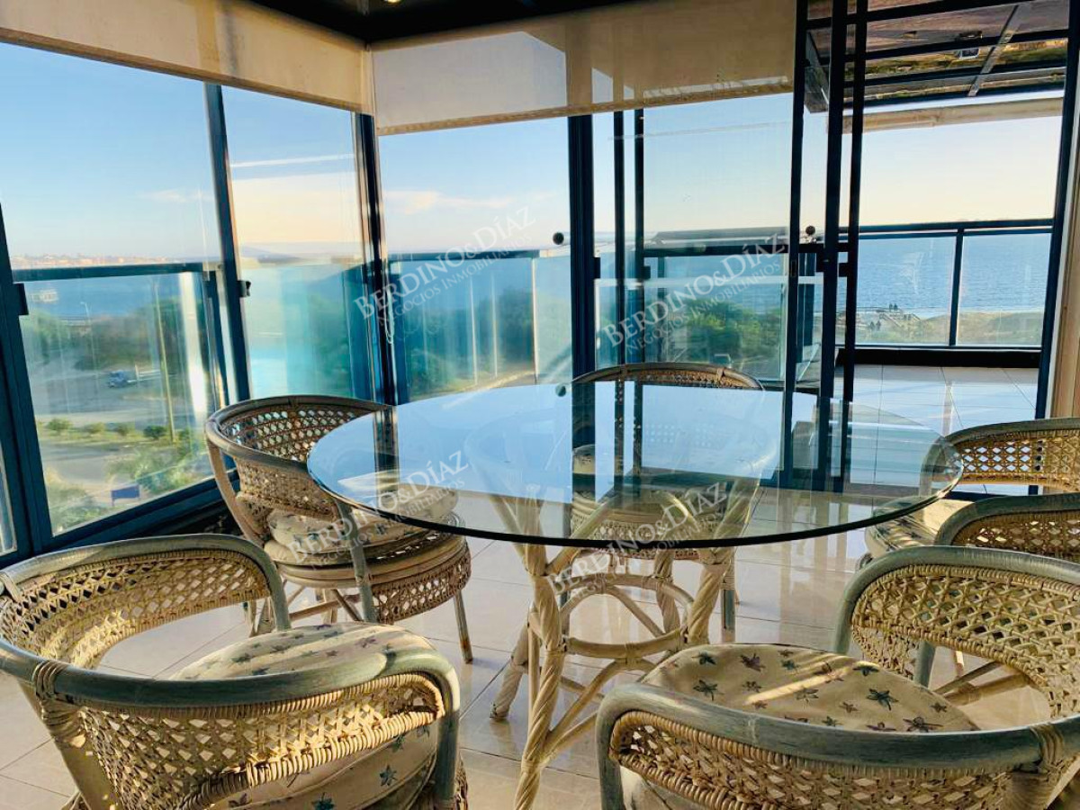 Apartamento ID.2719 - Venta Apartamento 3 dormitorios màs dependencia en Playa Mansa, Punta del Este