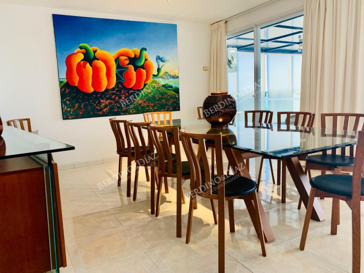 Apartamento ID.2719 - Venta Apartamento 3 dormitorios màs dependencia en Playa Mansa, Punta del Este