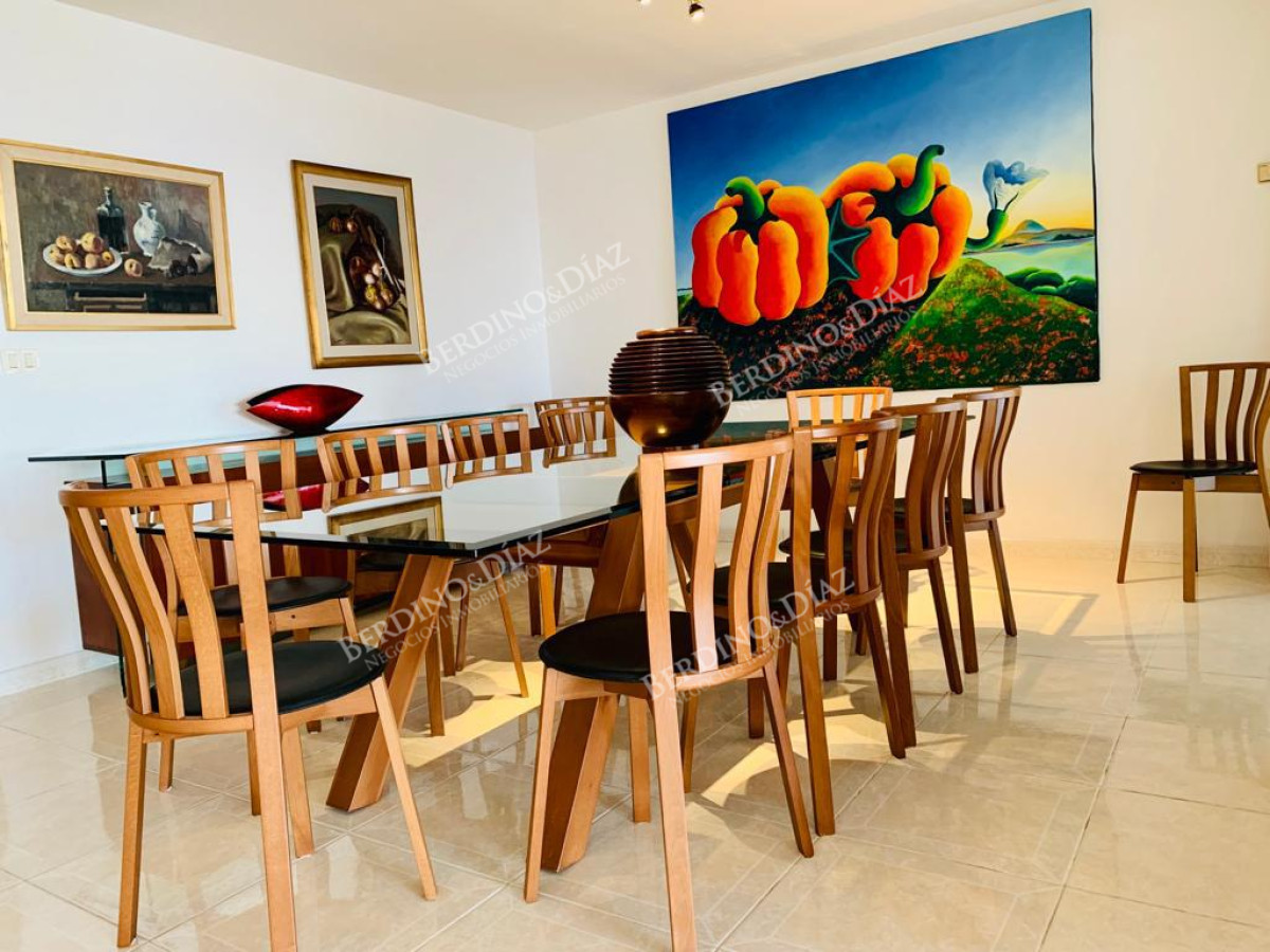 Apartamento ID.2719 - Venta Apartamento 3 dormitorios màs dependencia en Playa Mansa, Punta del Este