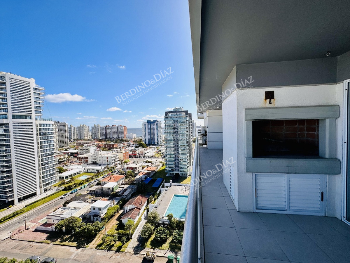 Apartamento ID.2697 - Venta Apartamento 2 dormitorios Playa Brava  Punta Del Este Parrillero Propio