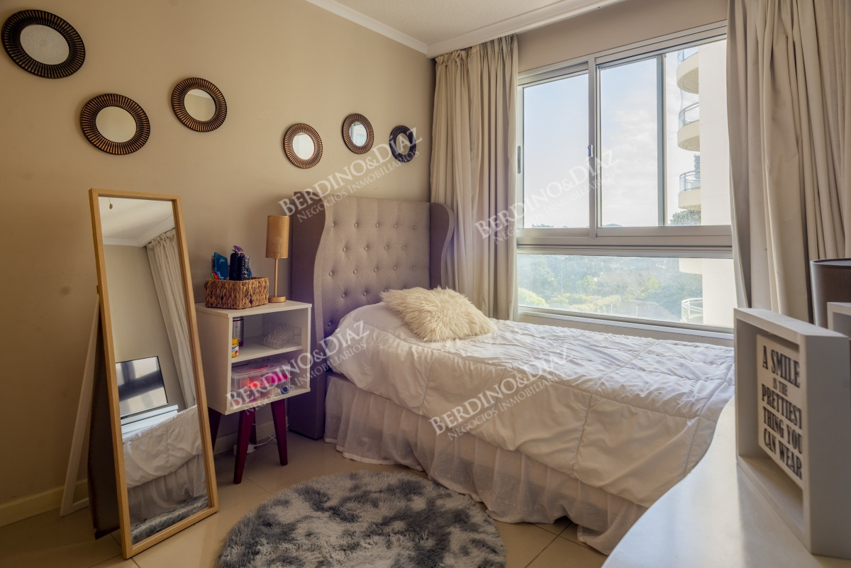 Apartamento ID.2867 - Venta Apartamento 3 dormitorios y dep Ocean Drive Punta del Este