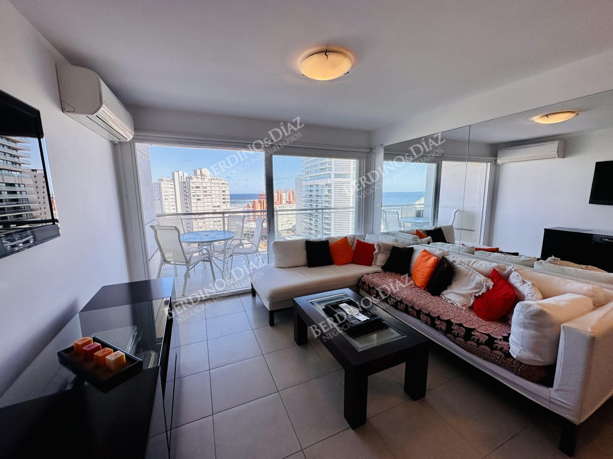 Apartamento ID.2697 - Venta Apartamento 2 dormitorios Playa Brava  Punta Del Este Parrillero Propio