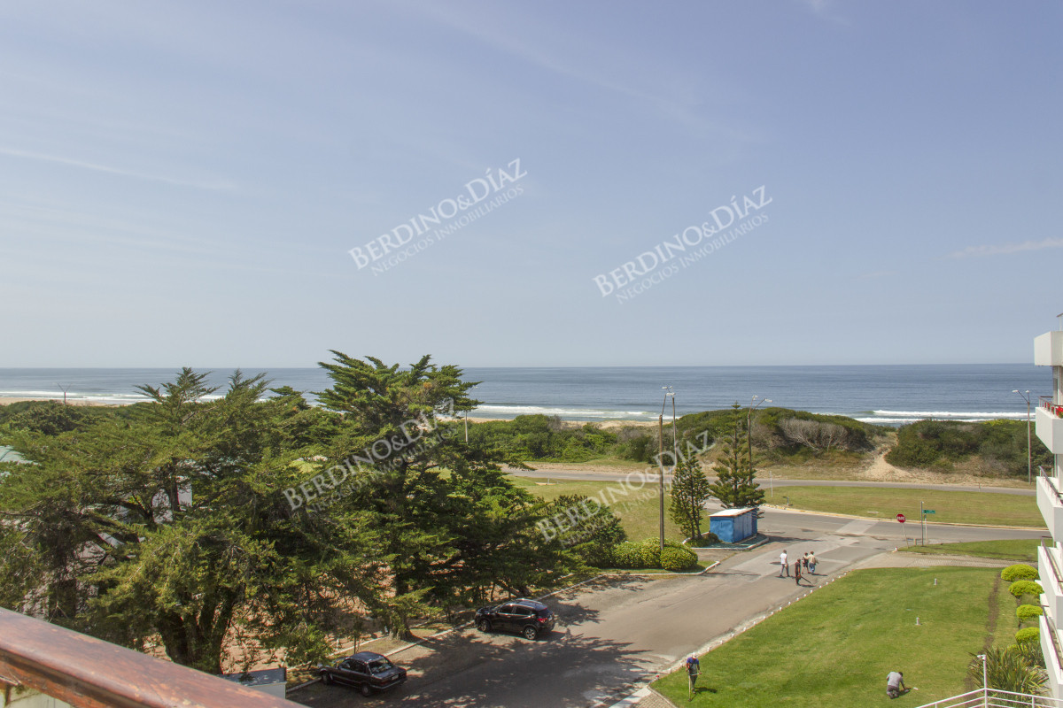 Apartamento ID.2903 - Pensthouse en venta Playa Brava Espectacular