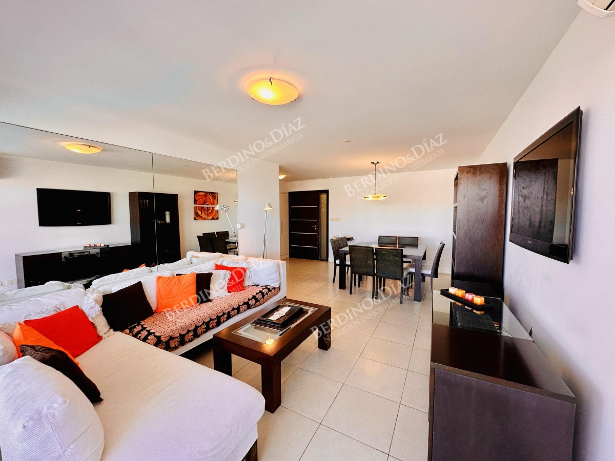 Apartamento ID.2697 - Venta Apartamento 2 dormitorios Playa Brava  Punta Del Este Parrillero Propio