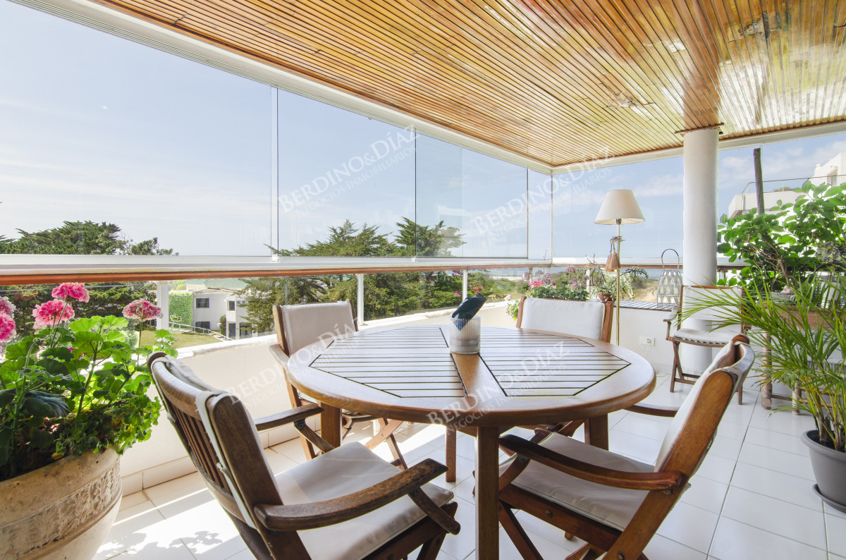 Apartamento ID.2903 - Pensthouse en venta Playa Brava Espectacular