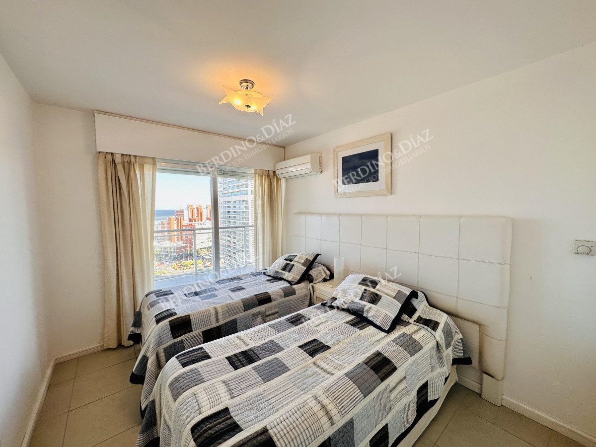 Apartamento ID.2697 - Venta Apartamento 2 dormitorios Playa Brava  Punta Del Este Parrillero Propio