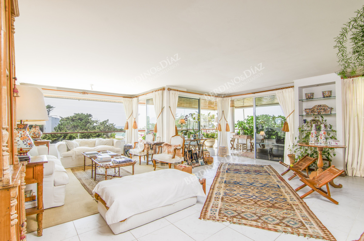Apartamento ID.2903 - Pensthouse en venta Playa Brava Espectacular