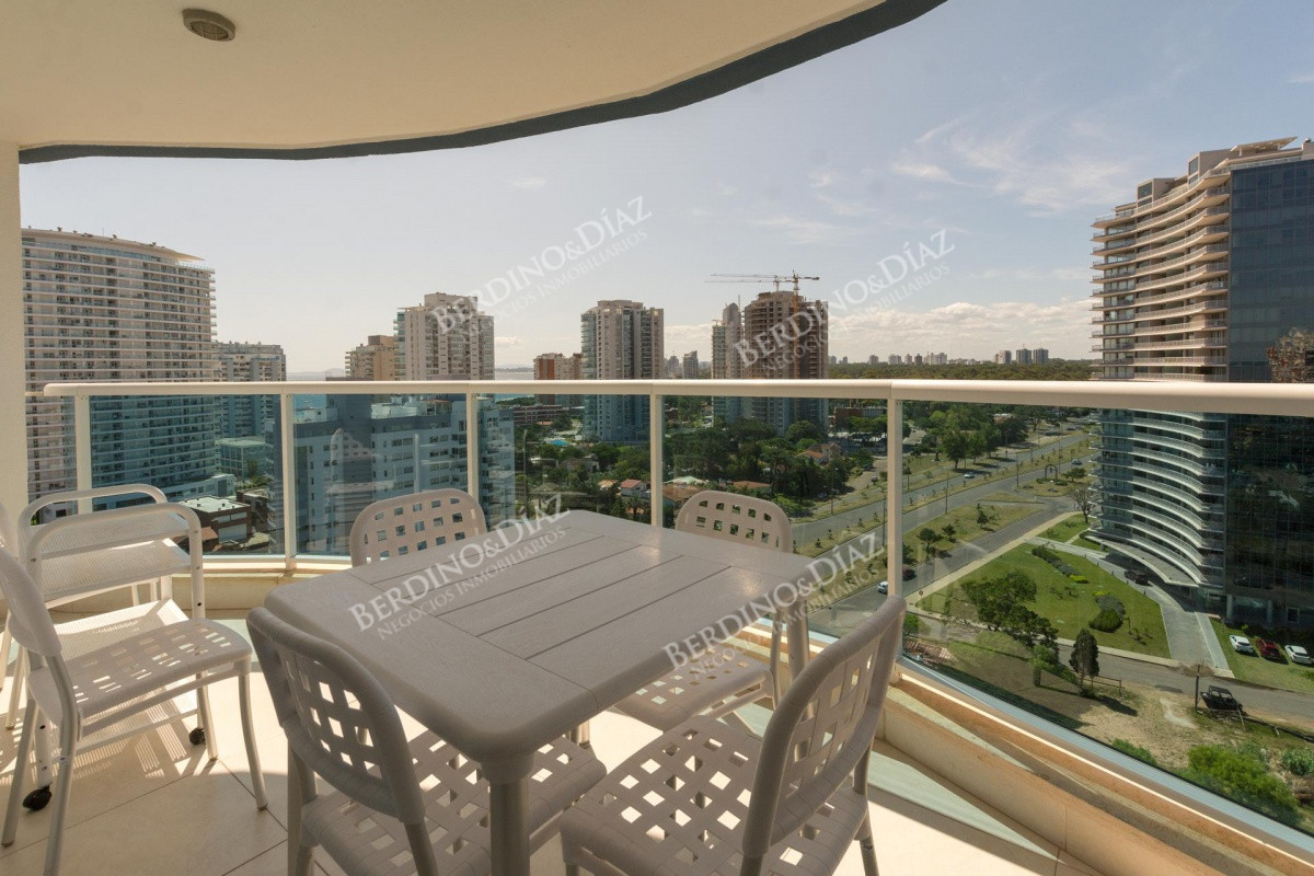 Apartamento ID.2696 - Apartamento 2 dormitorios  Parrillero propio Mansa Punta del Este