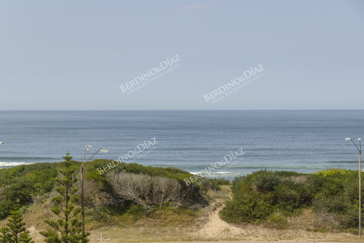 Apartamento ID.2903 - Pensthouse en venta Playa Brava Espectacular