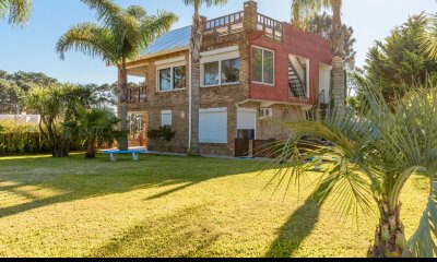 Venta casa 3 dormitorios en Pinares Playa Mansa