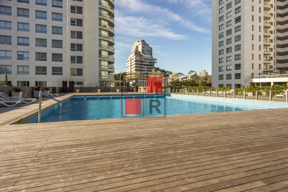Apartamento ID.1106 - Venta Apartamento 3 dormitorios y dependencia en Ocean Drive Punta del Este