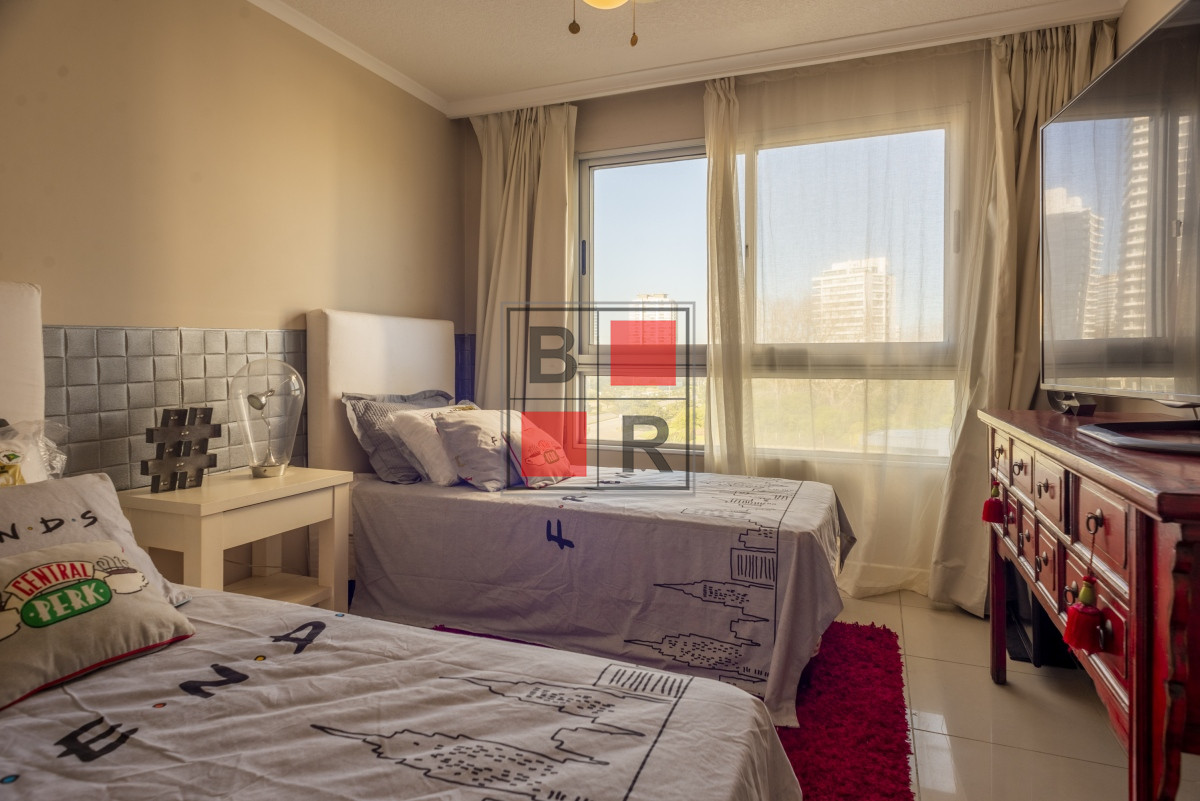 Apartamento ID.1106 - Venta Apartamento 3 dormitorios y dependencia en Ocean Drive Punta del Este