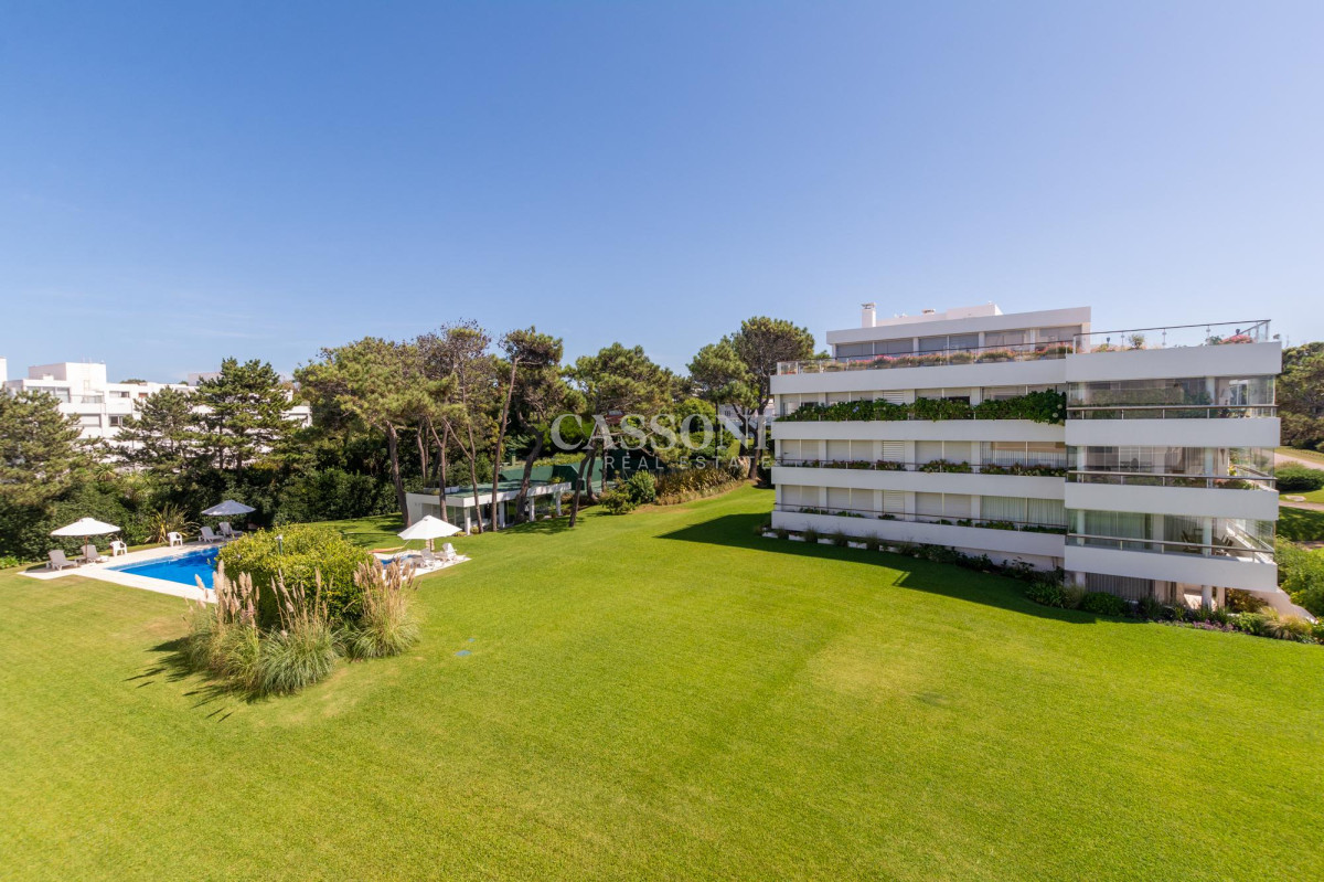 Apartamento ID.3592 - Apartamento  Venta 3 dormitorios mas dependencia  Rincón del Indio Punta del Este Vista al Mar